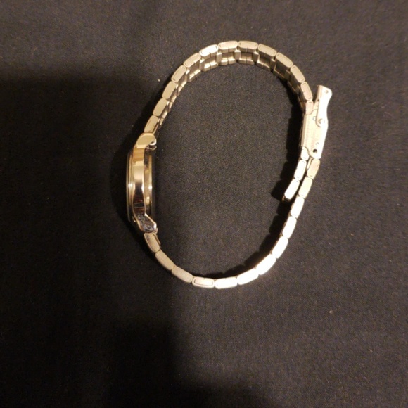 Small silver watch - Picture 2 of 2